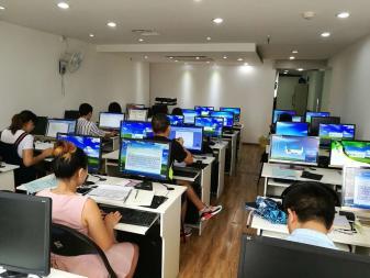 現(xiàn)代職場(chǎng)技能提升指南 電腦、會(huì)計(jì)、學(xué)歷與動(dòng)畫設(shè)計(jì)培訓(xùn)全解析